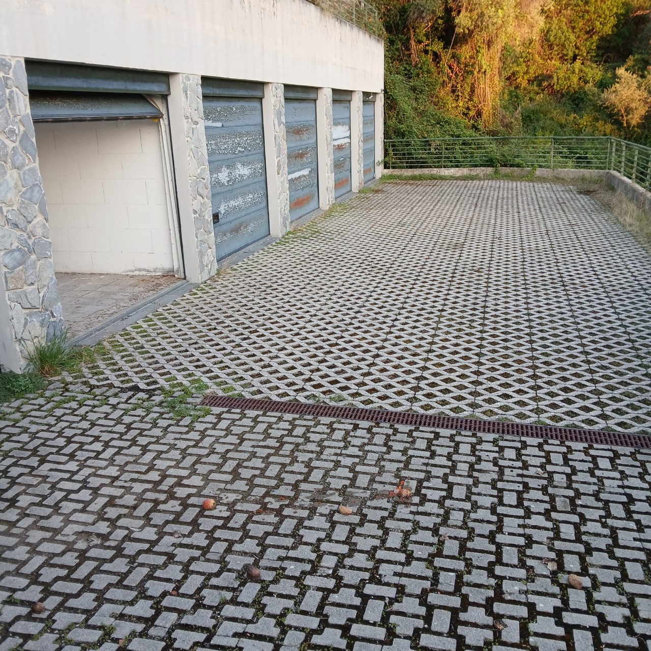 Foto: Garage-Box auto-Posto auto in VENDITA a Lerici TELLARO - 4
