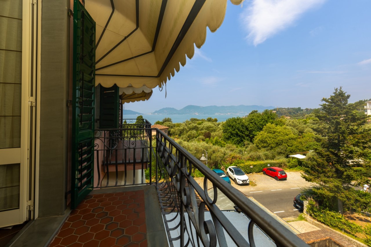 Foto: Hotel-Albergo-Pensione in VENDITA a Lerici TELLARO - 4