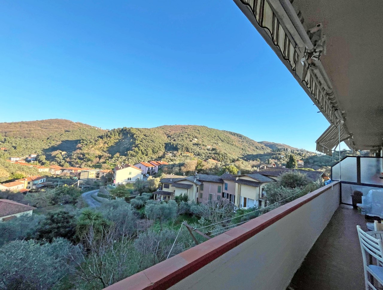 Appartamento in Vendita a Lerici PUGLIOLA