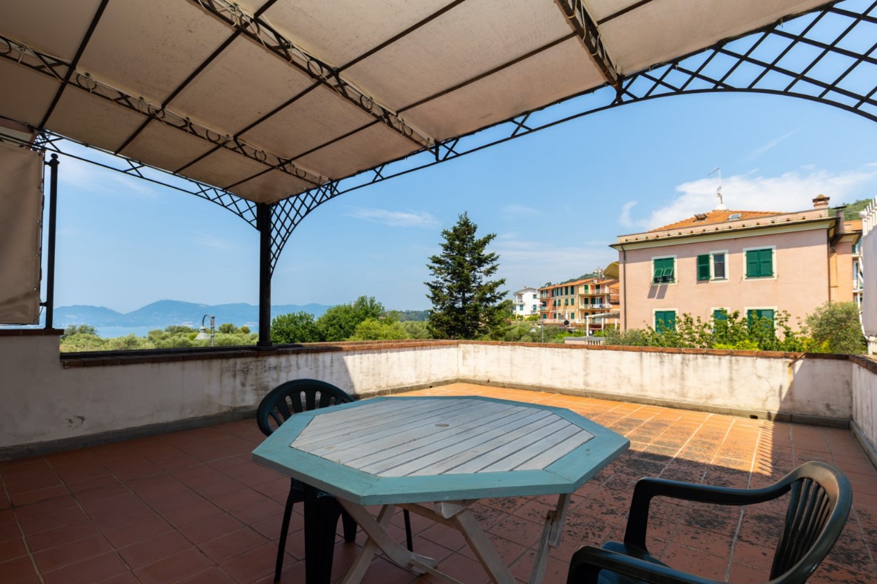 Foto: Hotel-Albergo-Pensione in VENDITA a Lerici TELLARO - 2