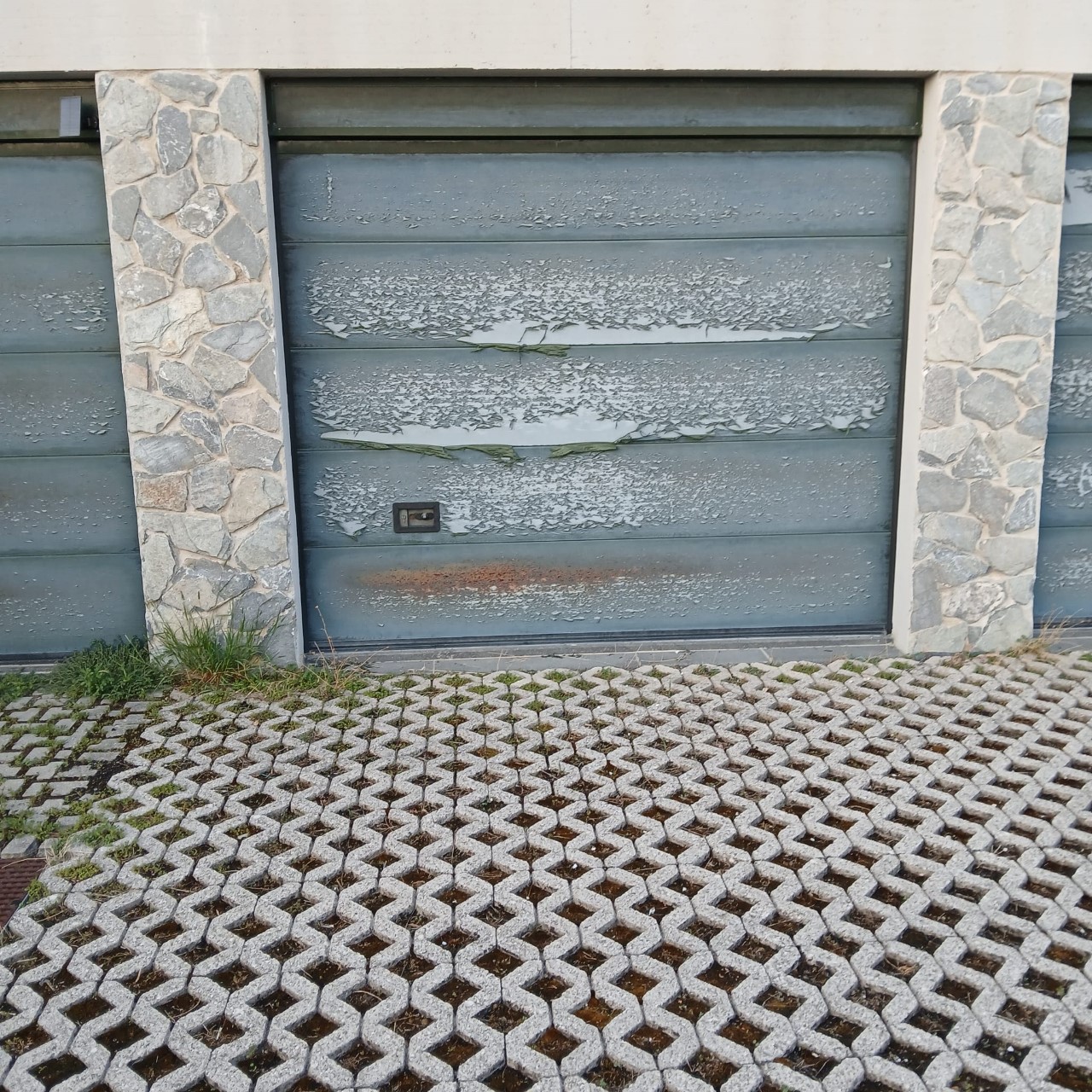 Foto: Garage-Box auto-Posto auto in VENDITA a Lerici TELLARO - 1